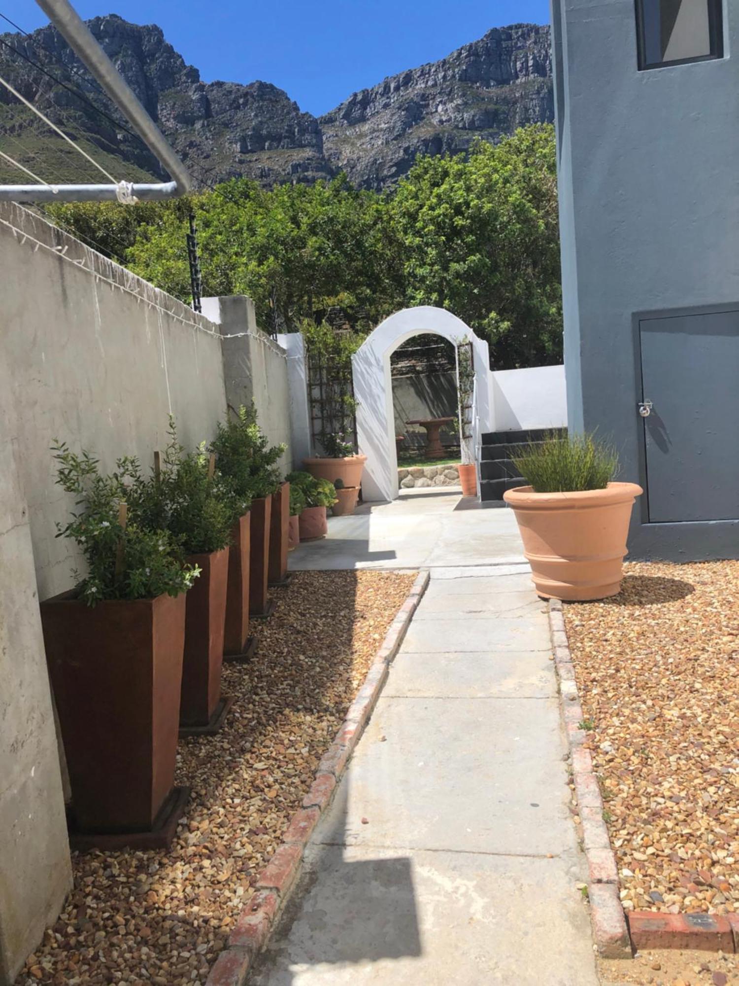 Camps Bay Blue Self-Catering Studios Kapsztad Zewnętrze zdjęcie